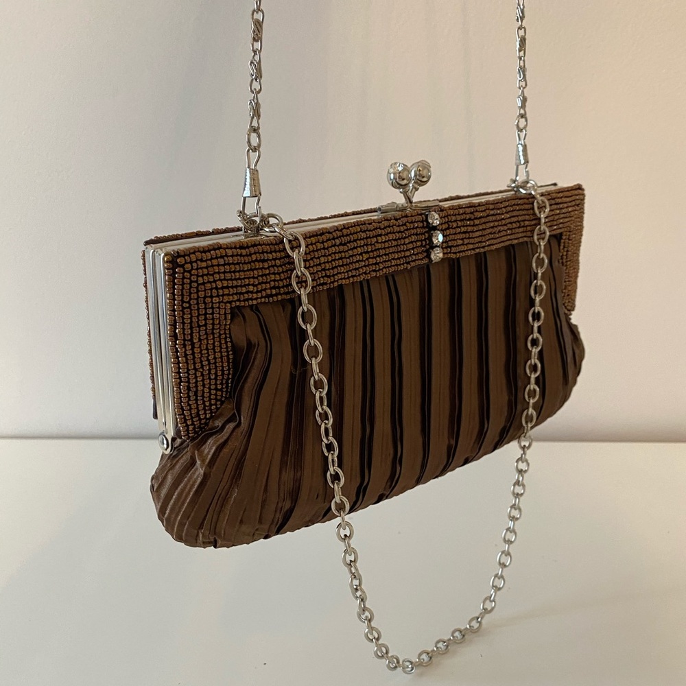 VINTAGE CLUTCH
